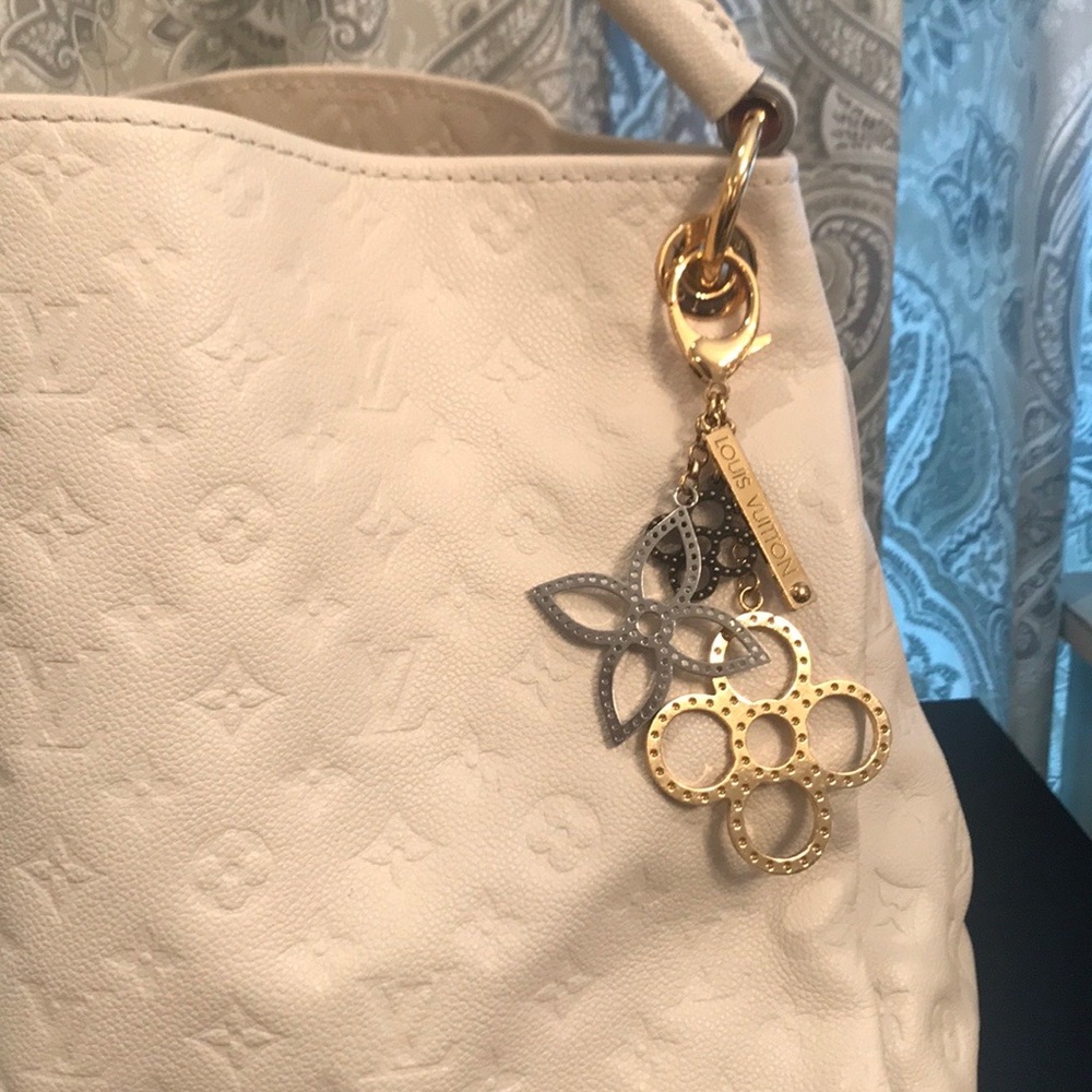 Louis Vuitton Tapage handbag charm/key holder